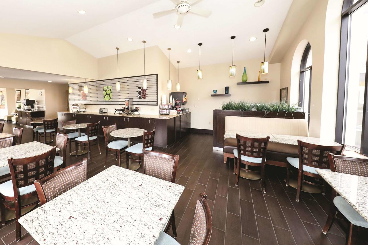 La Quinta Inn By Wyndham Sandusky Near Cedar Point - thumb 35