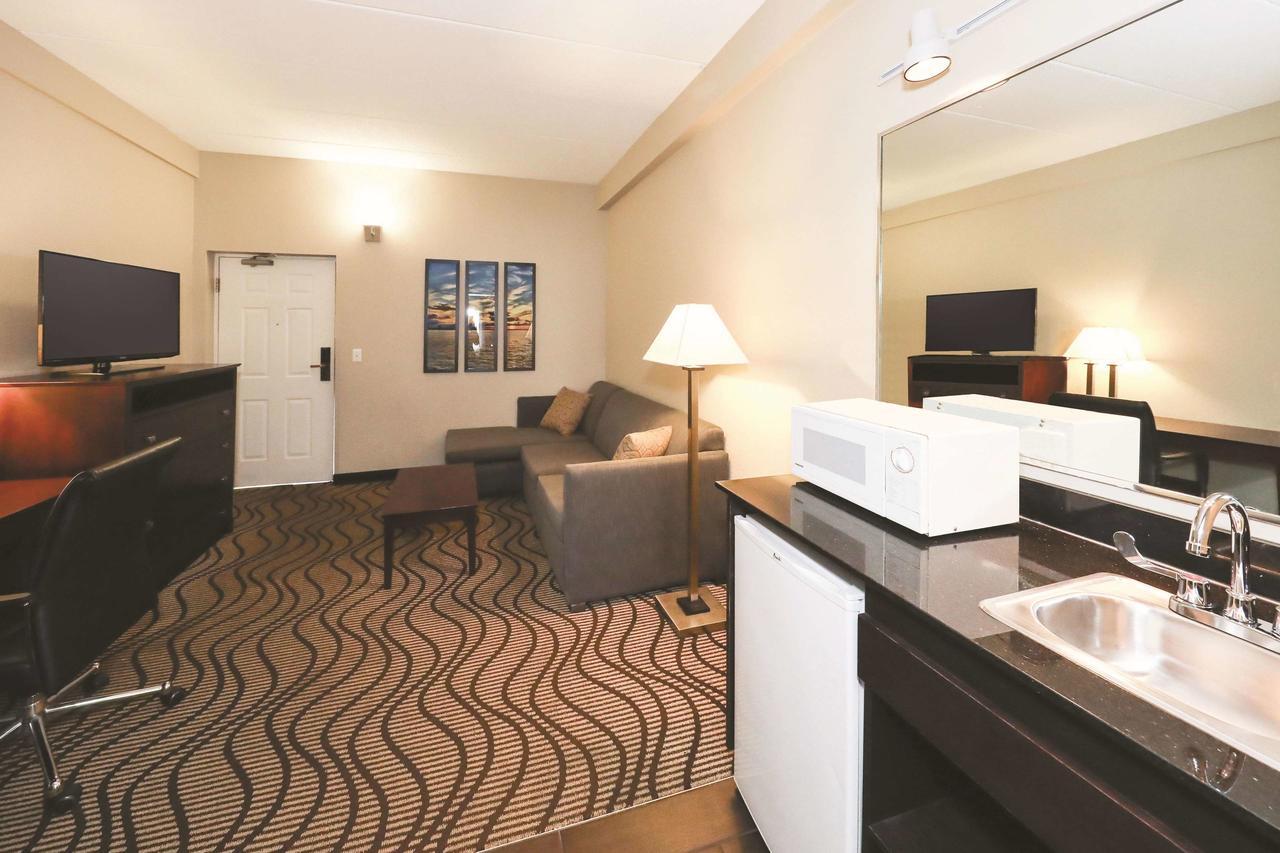 La Quinta Inn By Wyndham Sandusky Near Cedar Point - thumb 8