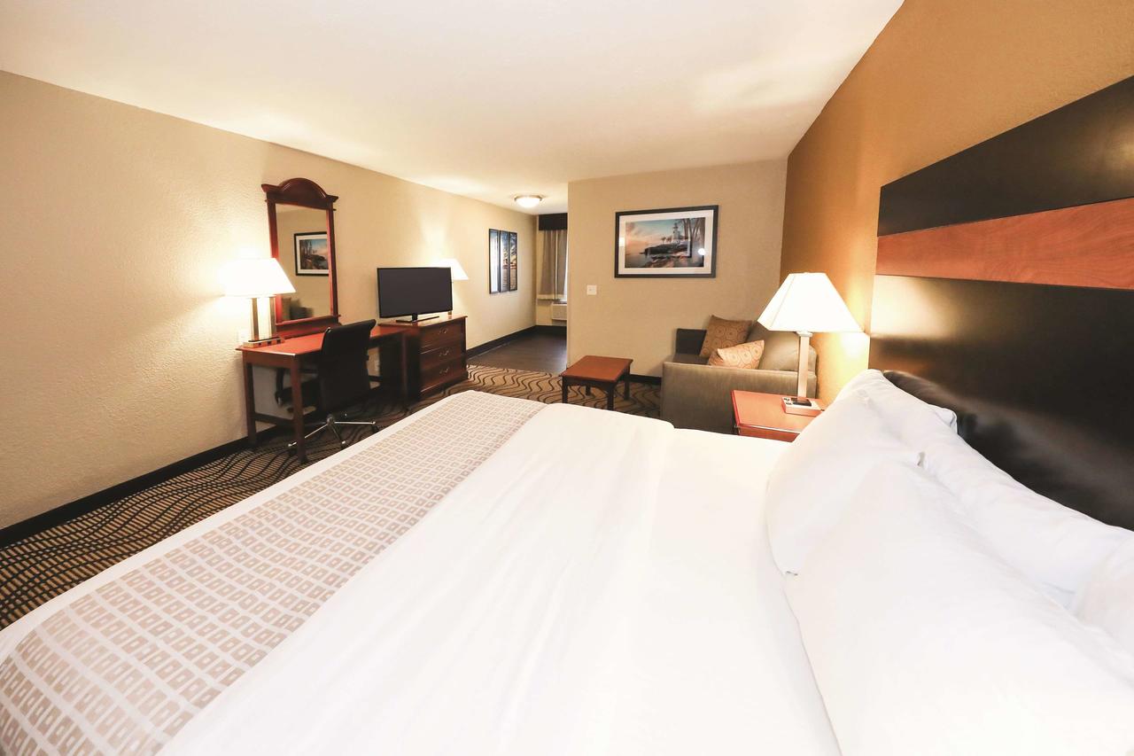 La Quinta Inn By Wyndham Sandusky Near Cedar Point - thumb 3