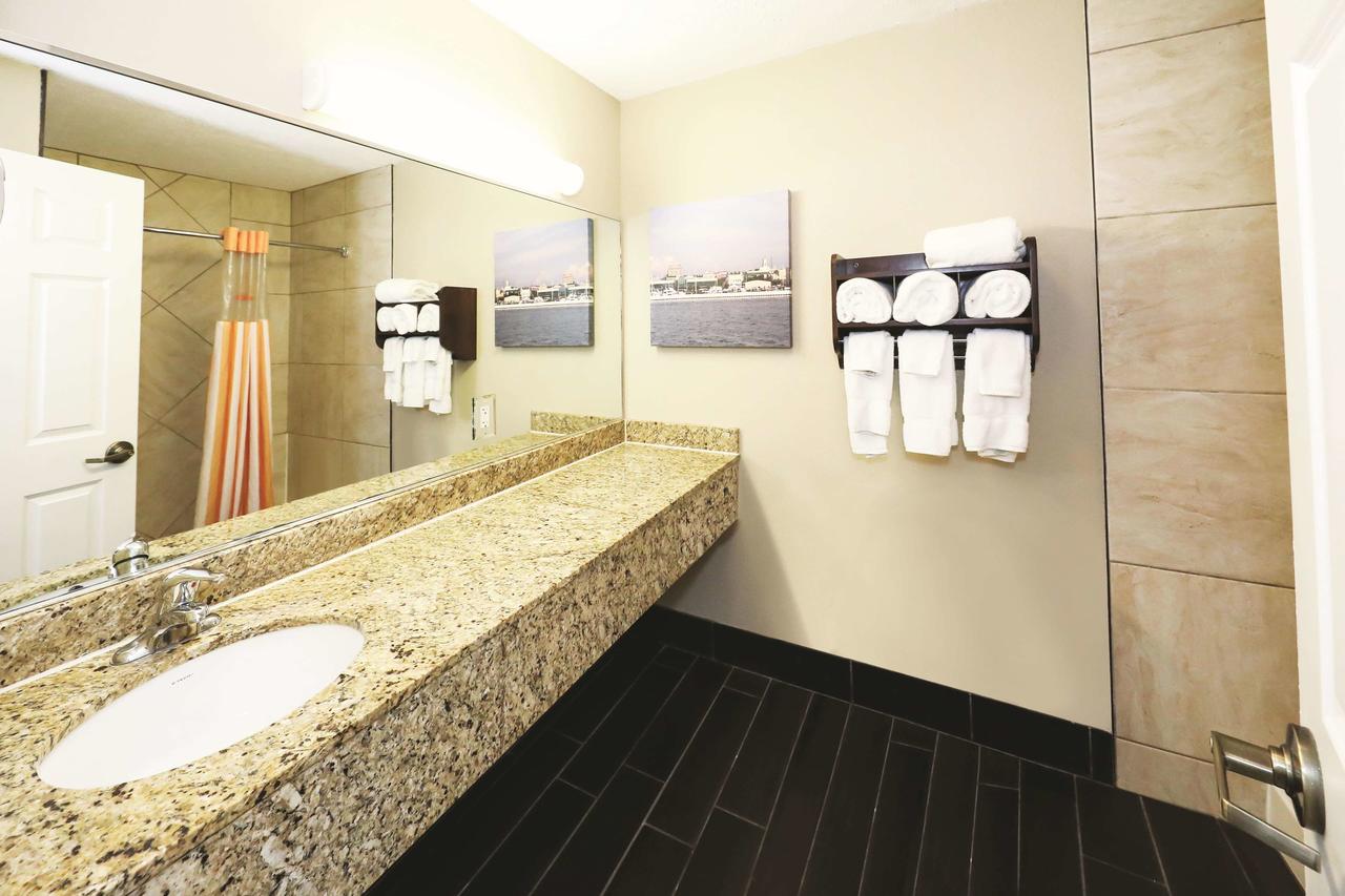 La Quinta Inn By Wyndham Sandusky Near Cedar Point - thumb 27