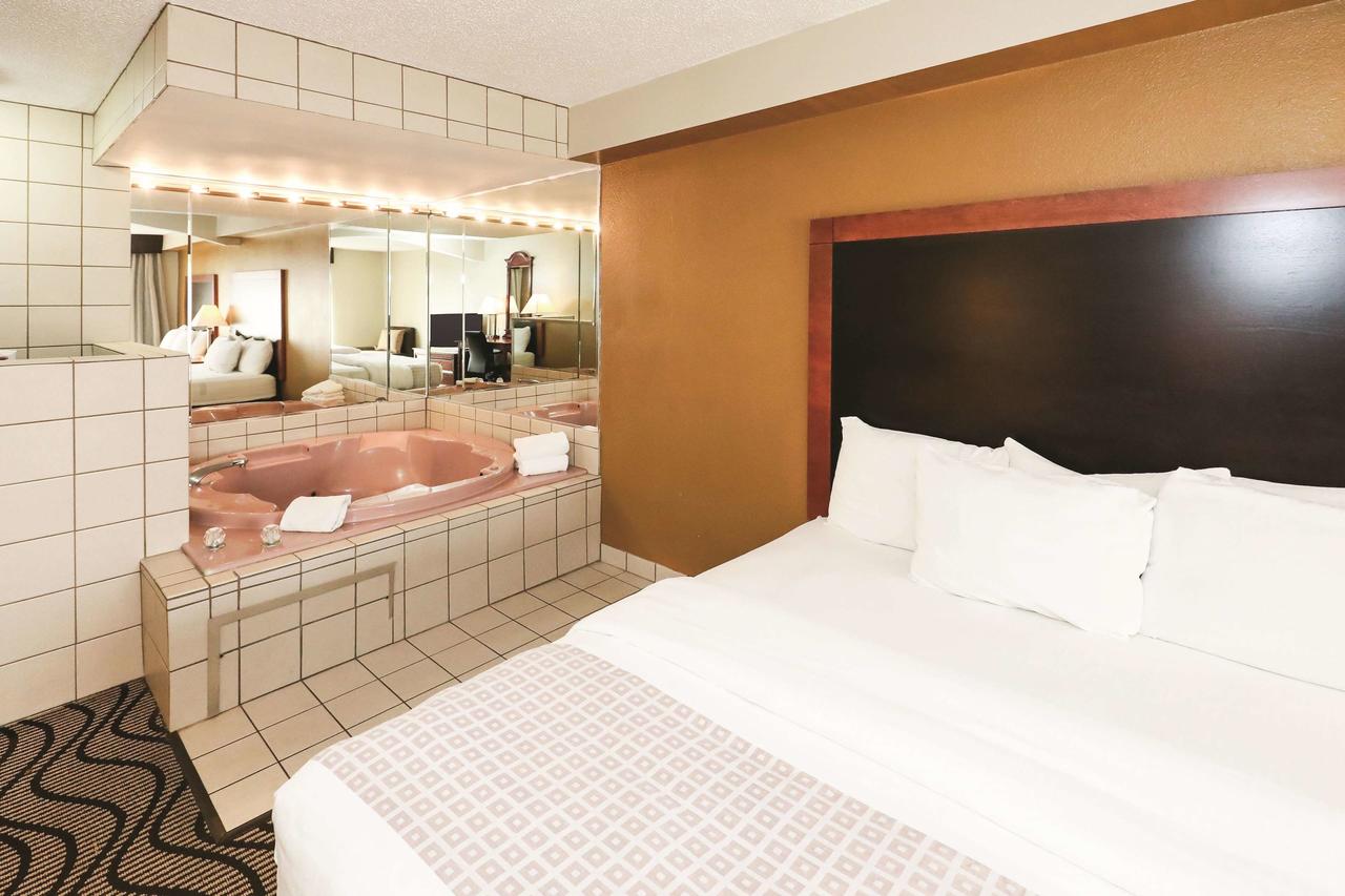 La Quinta Inn By Wyndham Sandusky Near Cedar Point - thumb 11