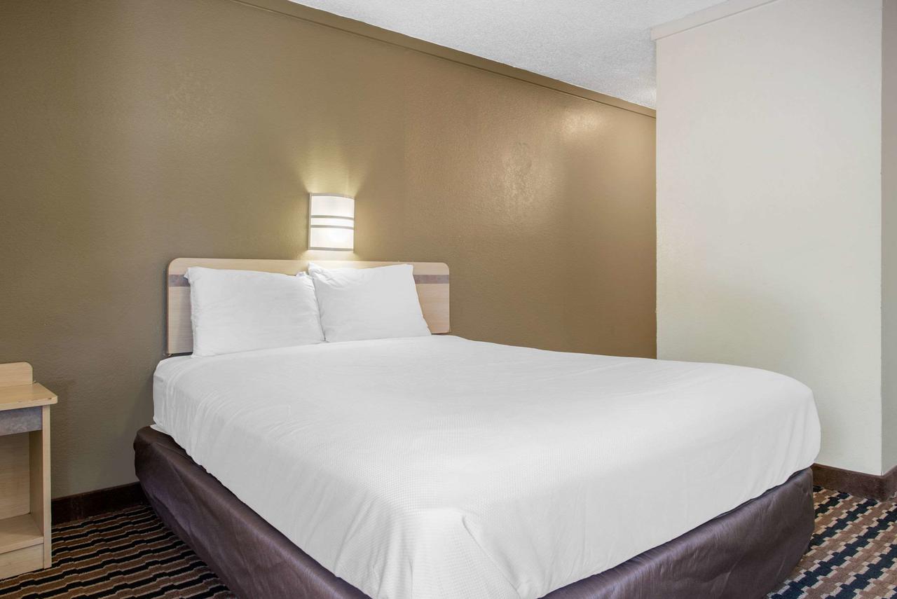 Rodeway Inn Sharonville - thumb 21