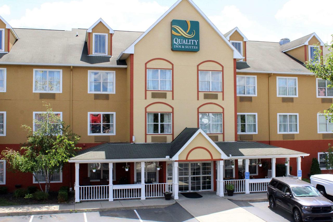 Quality Inn & Suites Cincinnati Sharonville - thumb 1