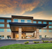 Holiday Inn Express  Suites Findlay North - Accommodation Ohio