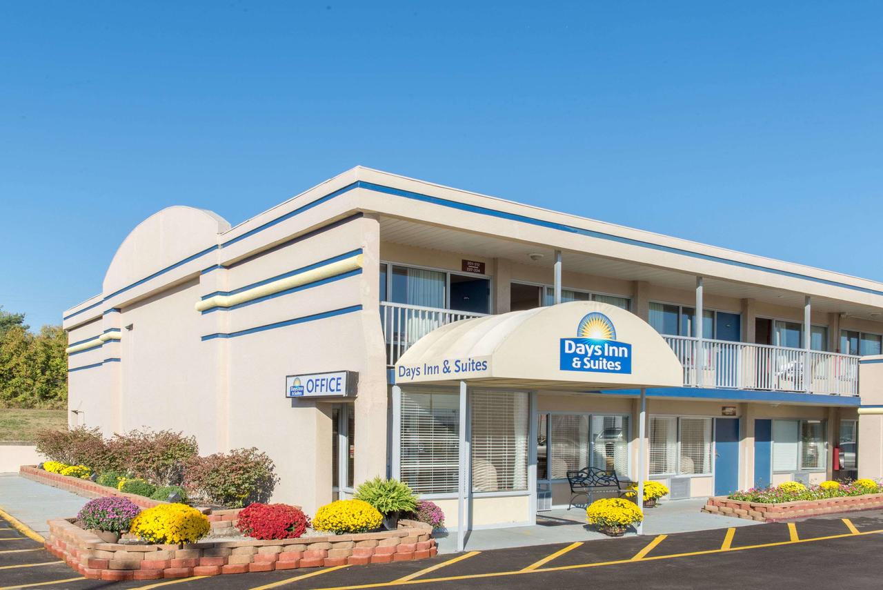 Days Inn & Suites By Wyndham Dayton North - thumb 7