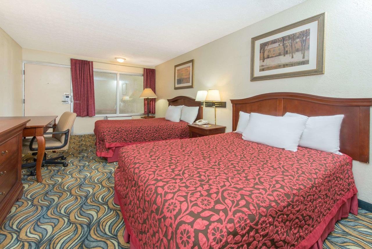 Days Inn & Suites By Wyndham Dayton North - thumb 12