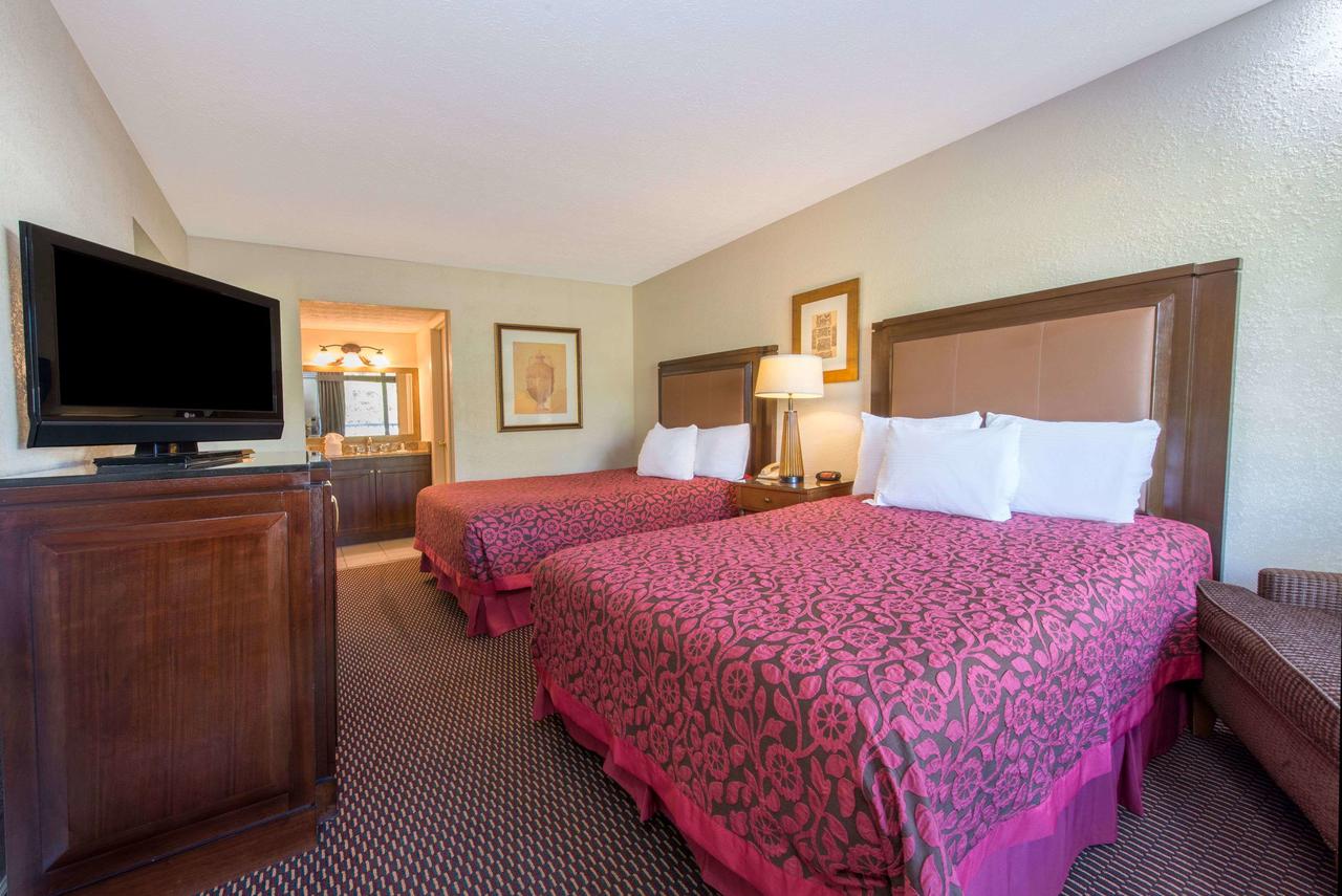 Days Inn & Suites By Wyndham Dayton North - thumb 4