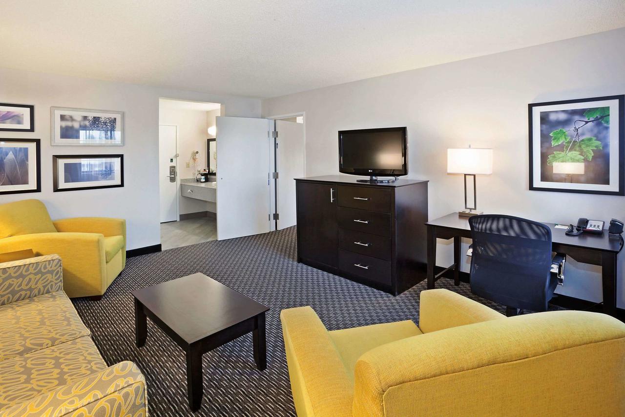 La Quinta By Wyndham Cleveland Macedonia - thumb 13