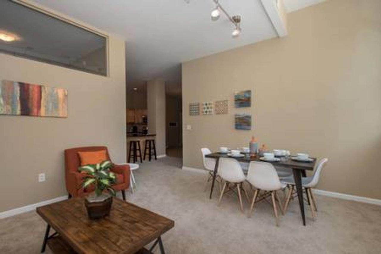 Prime 2 BR Downtown Charmer - thumb 9