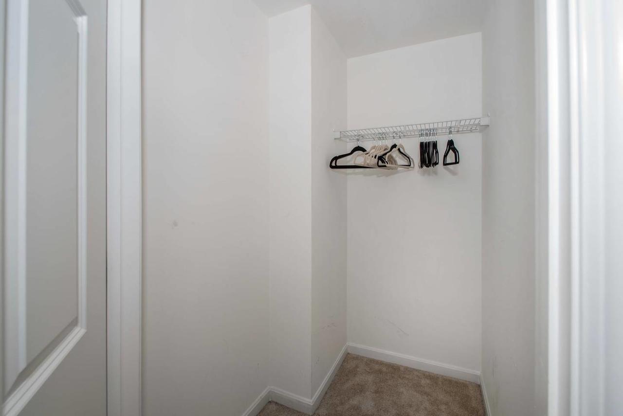Prime 2 BR Downtown Charmer - thumb 7