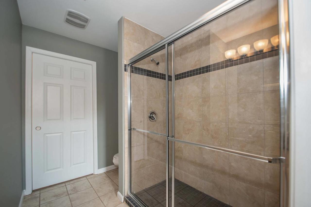 Prime 2 BR Downtown Charmer - thumb 4