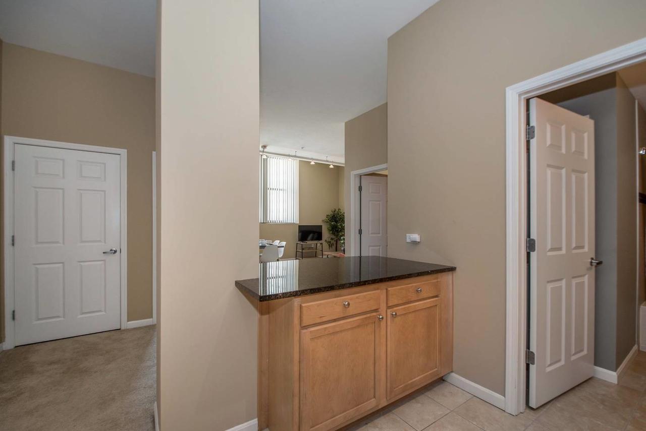 Prime 2 BR Downtown Charmer - thumb 13