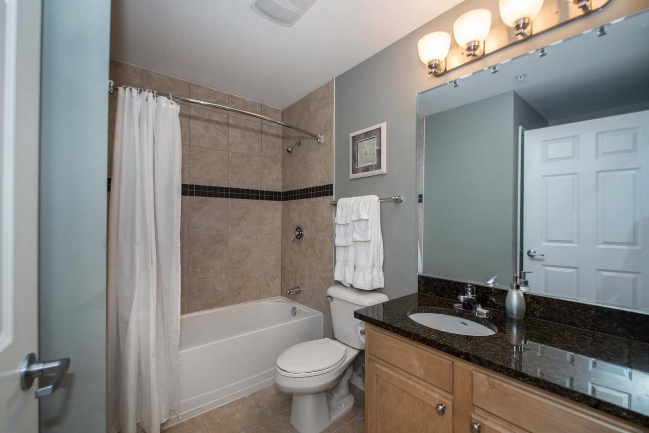 Prime 2 BR Downtown Charmer - thumb 17