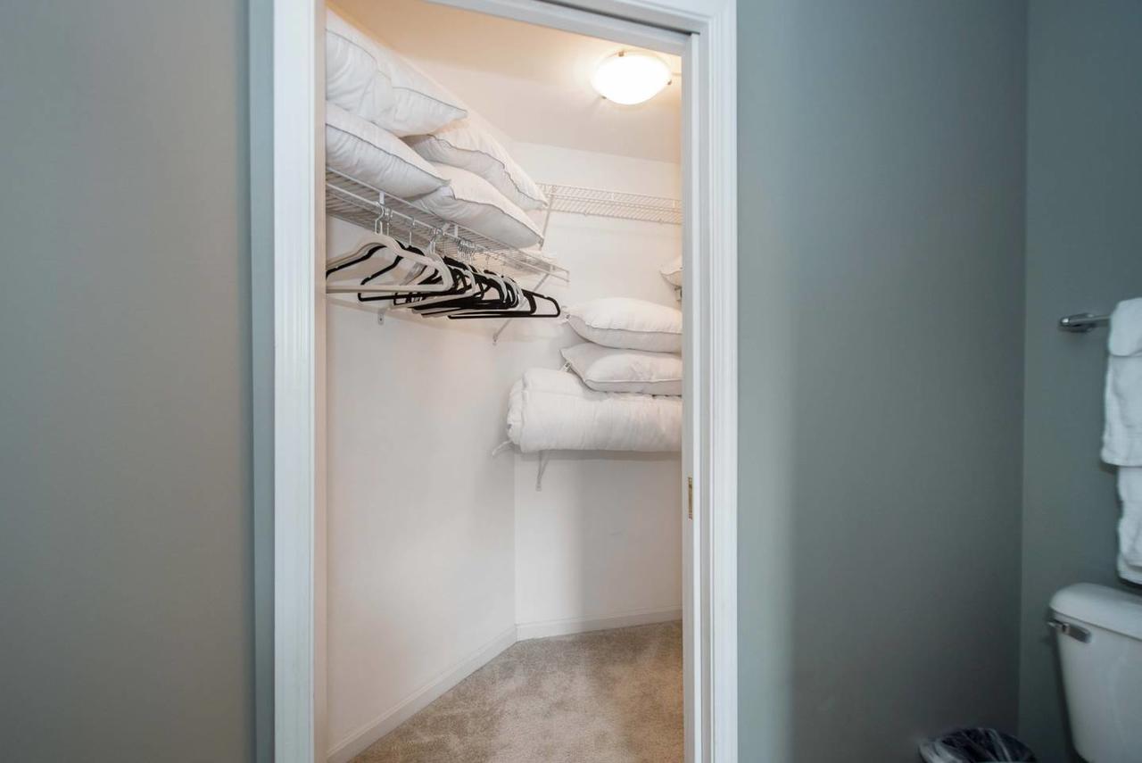 Prime 2 BR Downtown Charmer - thumb 14