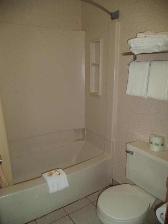 Days Inn By Wyndham Maumee/Toledo - thumb 15