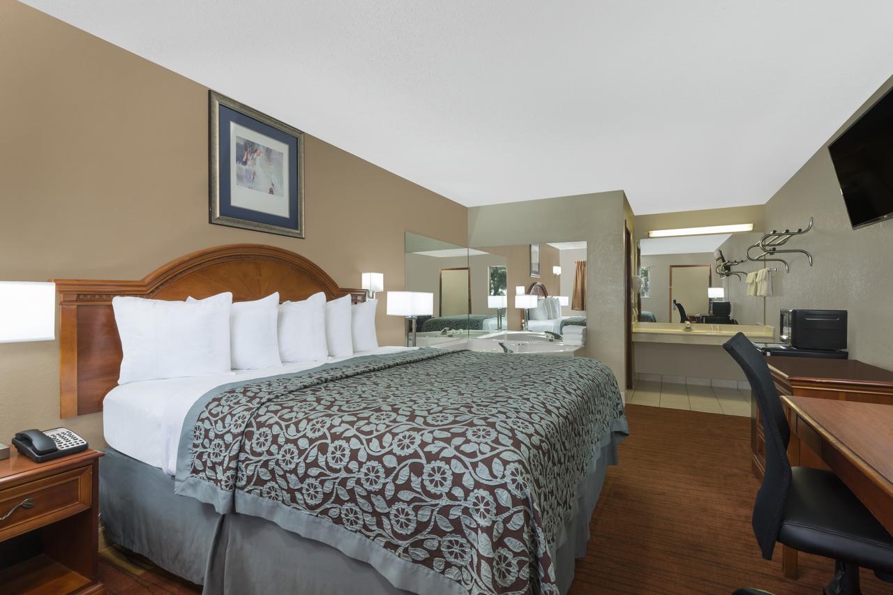 Days Inn By Wyndham Maumee/Toledo - thumb 17