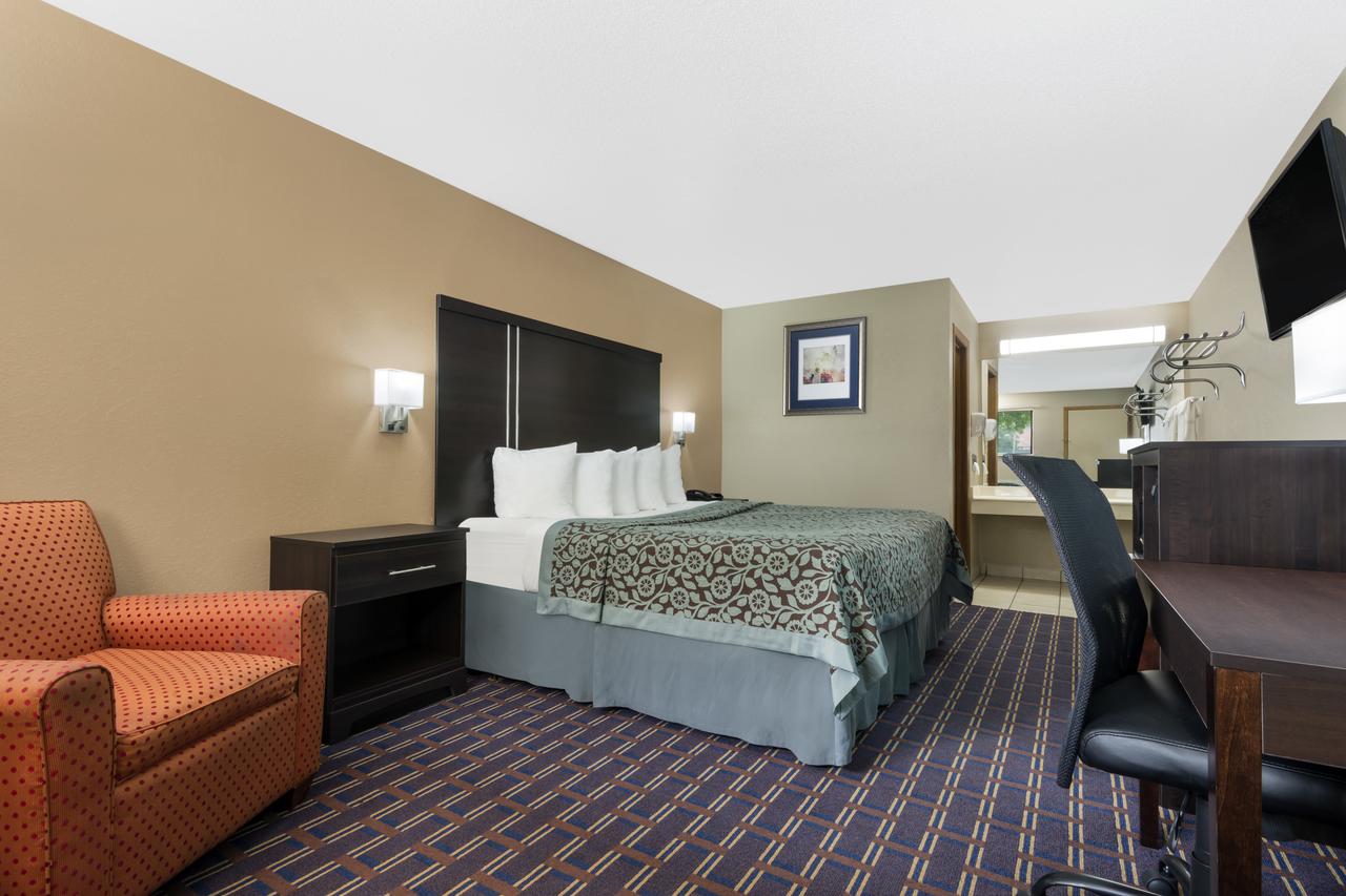 Days Inn By Wyndham Maumee/Toledo - thumb 12