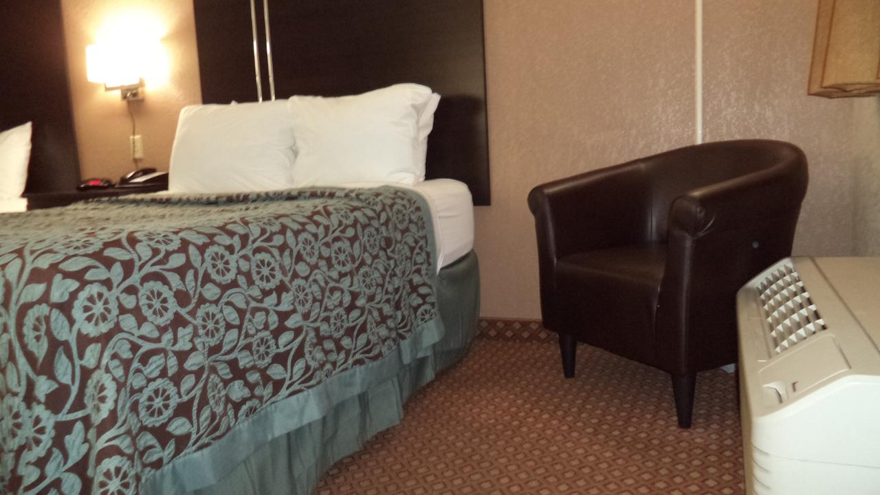 Days Inn By Wyndham Maumee/Toledo - thumb 3