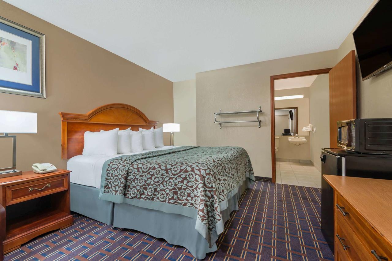 Days Inn By Wyndham Maumee/Toledo - thumb 40