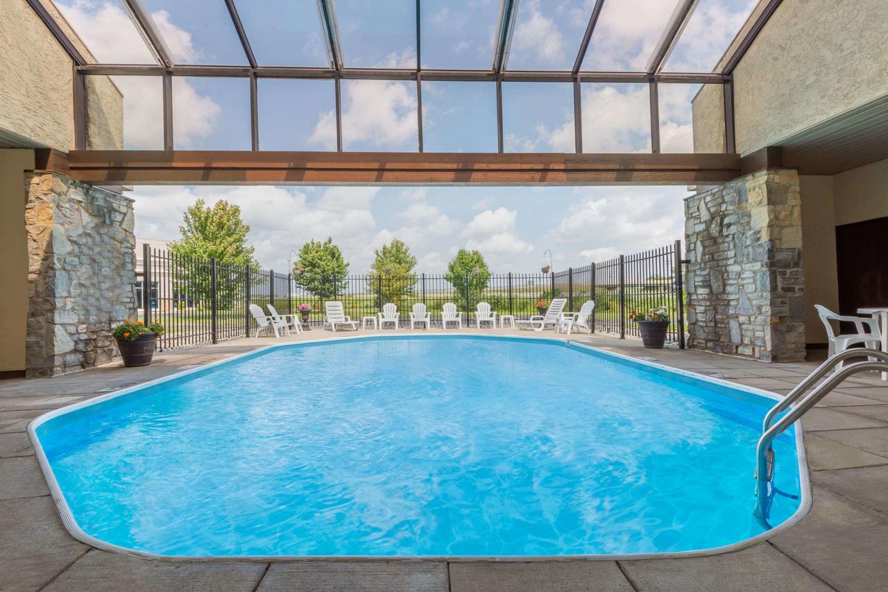 Days Inn By Wyndham Maumee/Toledo - thumb 0