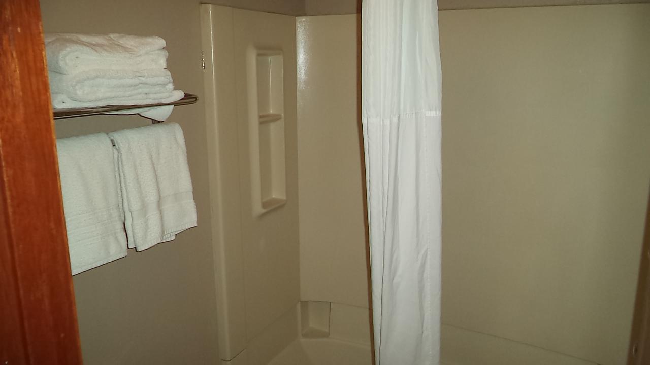 Days Inn By Wyndham Maumee/Toledo - thumb 6