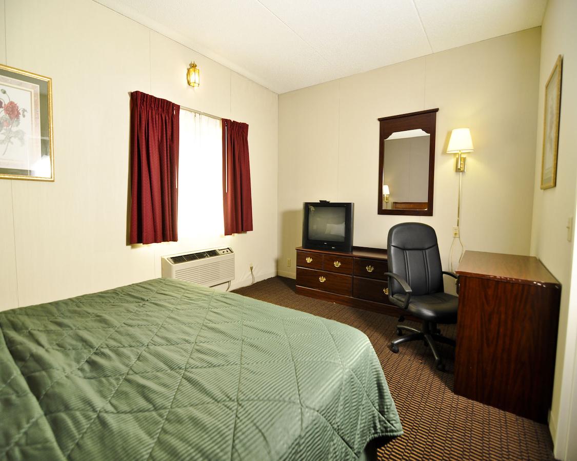 Best Budget Inn Sandusky - thumb 6