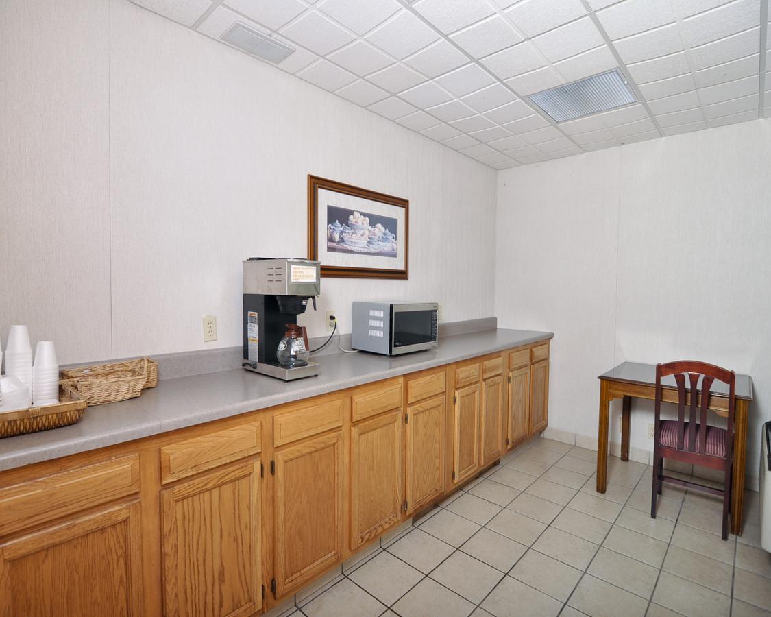 Best Budget Inn Sandusky - thumb 18