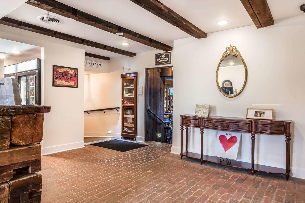 Aurora Inn Hotel And Event Center, Ascend Hotel Collection Member Aurora - thumb 25