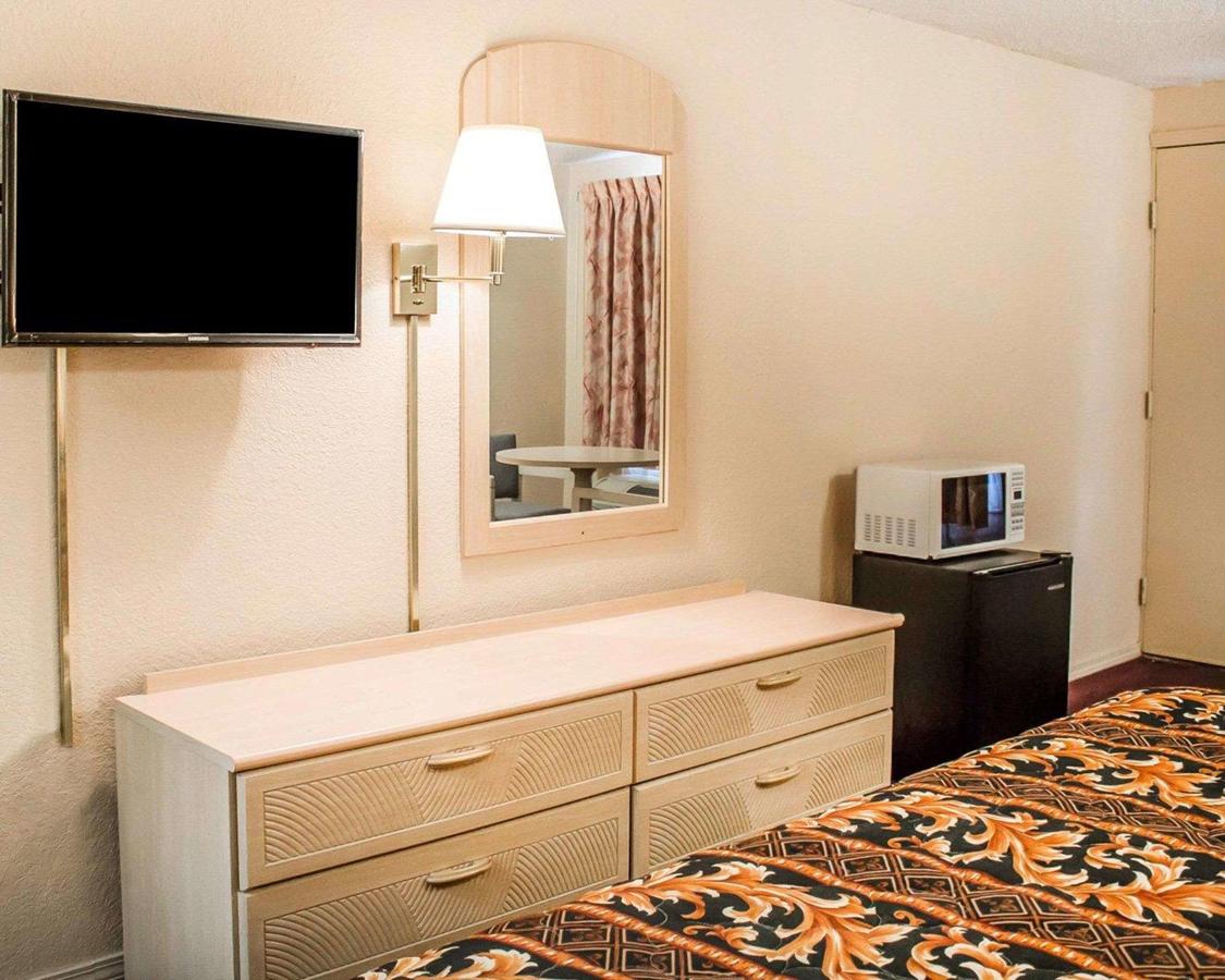 Rodeway Inn Findlay - thumb 18