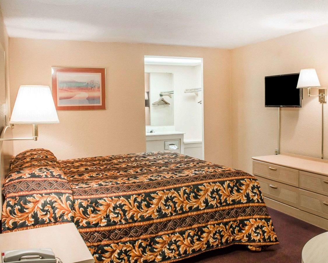 Rodeway Inn Findlay - thumb 20