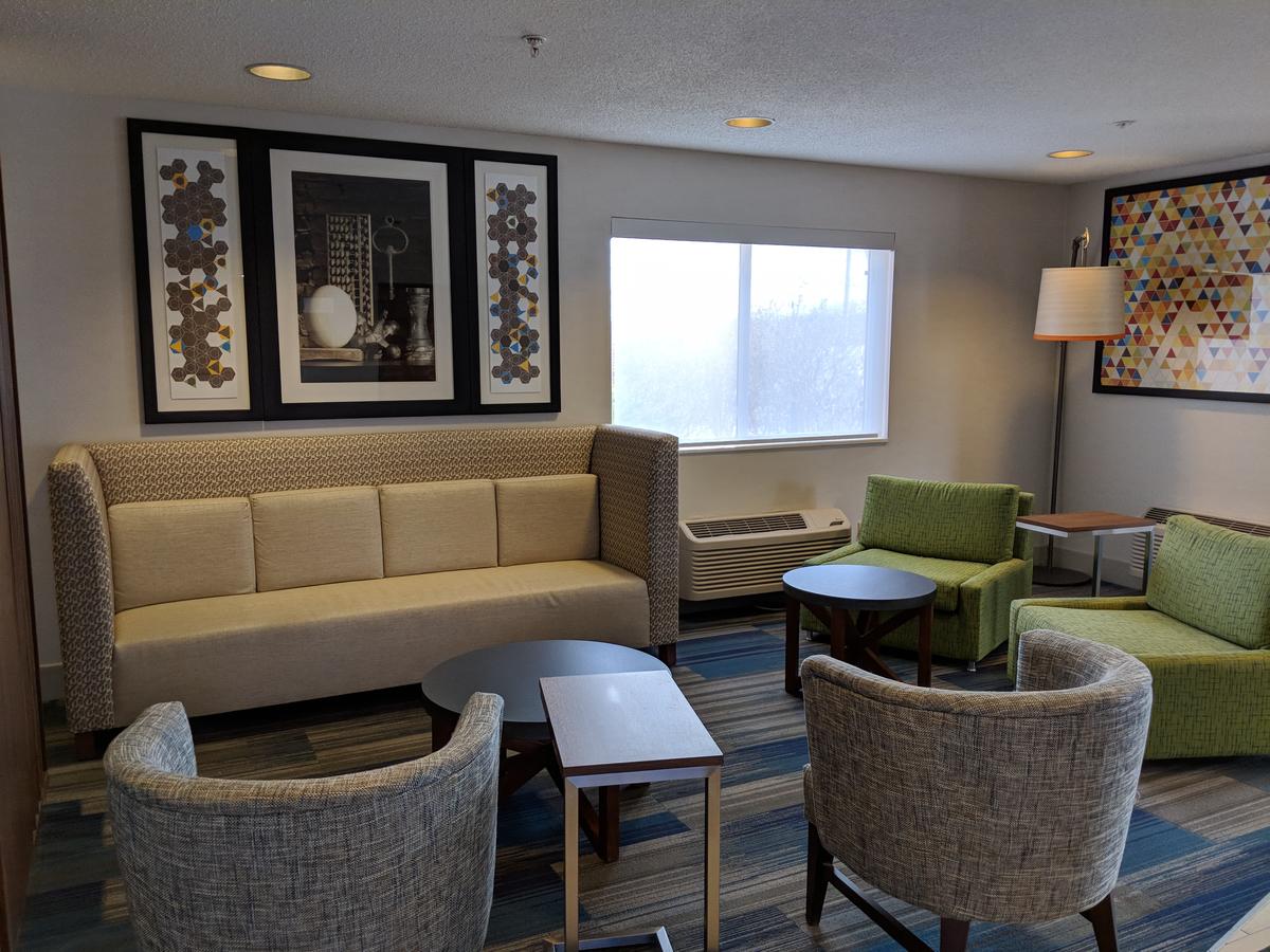 Holiday Inn Express Mt. Vernon - thumb 4