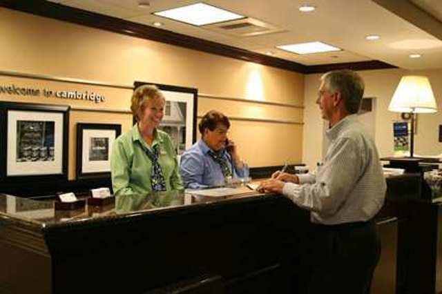 Hampton Inn Cambridge - thumb 8