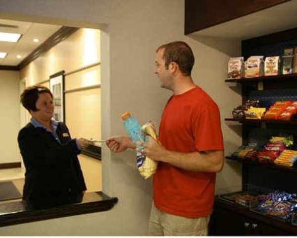 Hampton Inn Cambridge - thumb 17