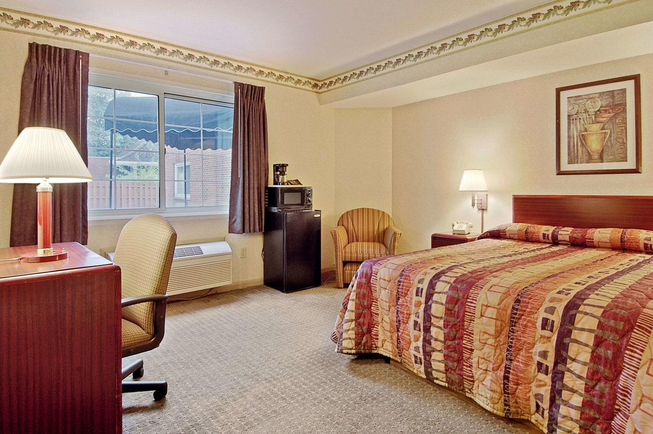 Days Inn By Wyndham Cleveland Lakewood - thumb 25