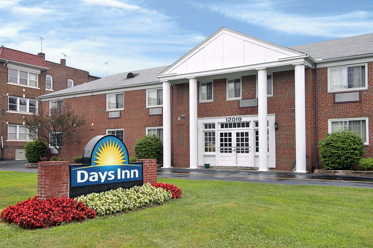 Days Inn By Wyndham Cleveland Lakewood - thumb 0