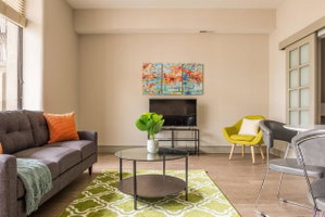 Spacious 2br In Historical Bldg - Near Arena Dist
