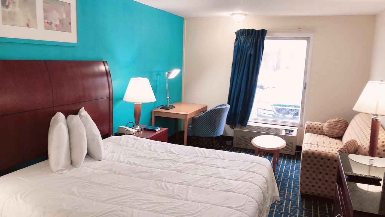 Home-Towne Suites - thumb 8