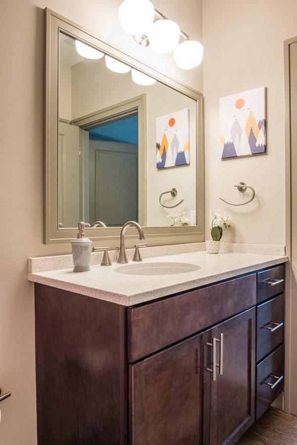 Historic Beauty - 2br W/ Parking - Walk To Scioto - thumb 11