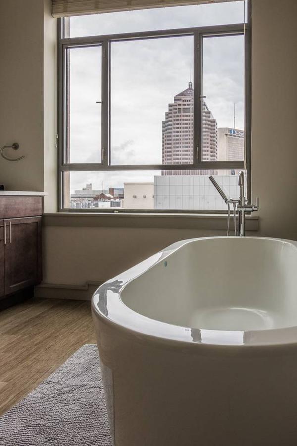 Historic Beauty - 2br W/ Parking - Walk To Scioto - thumb 23