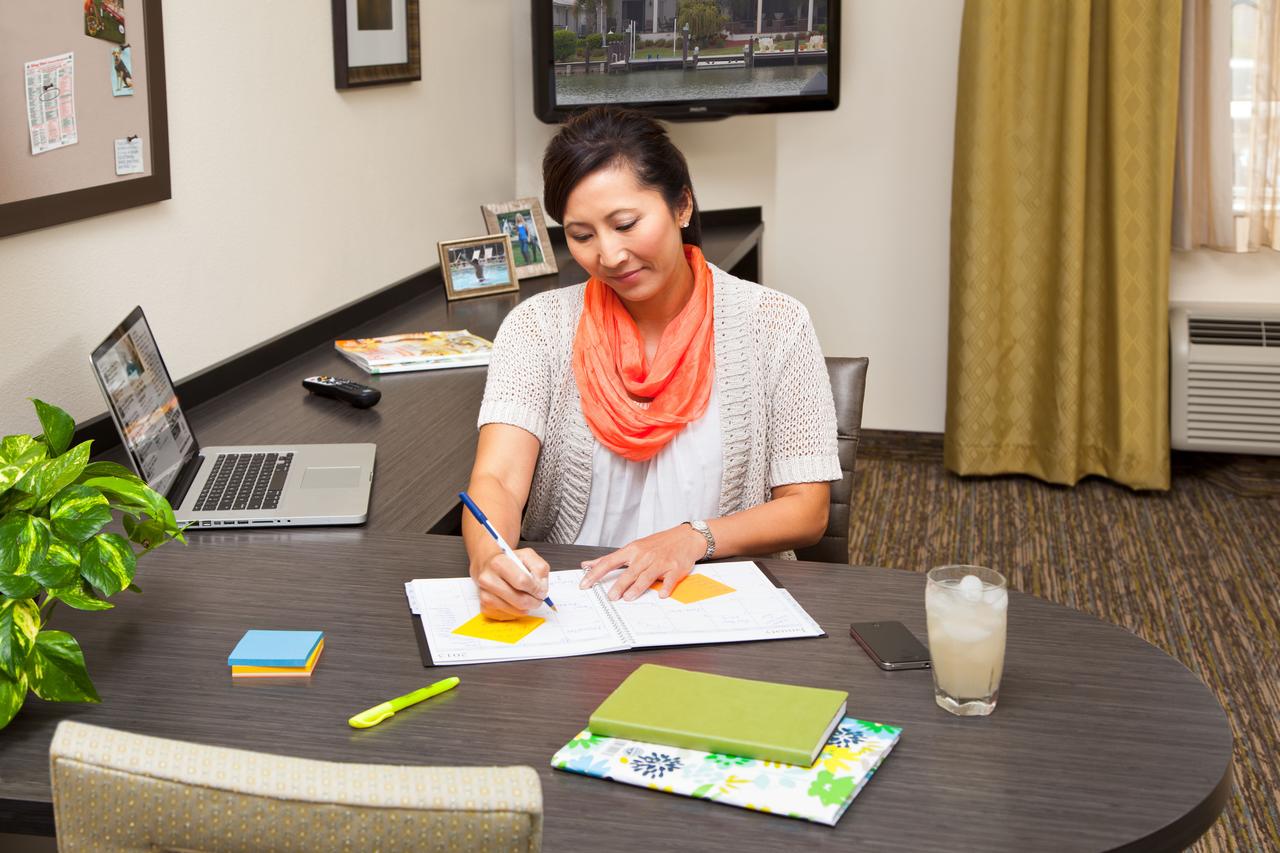 Candlewood Suites Cleveland - North Olmsted - thumb 12