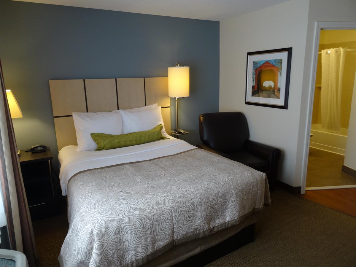 Candlewood Suites Cleveland - North Olmsted - thumb 21