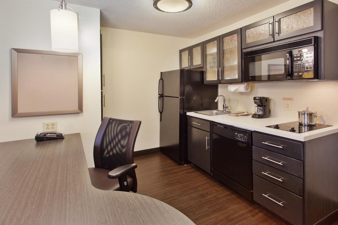 Candlewood Suites Cleveland - North Olmsted - thumb 6