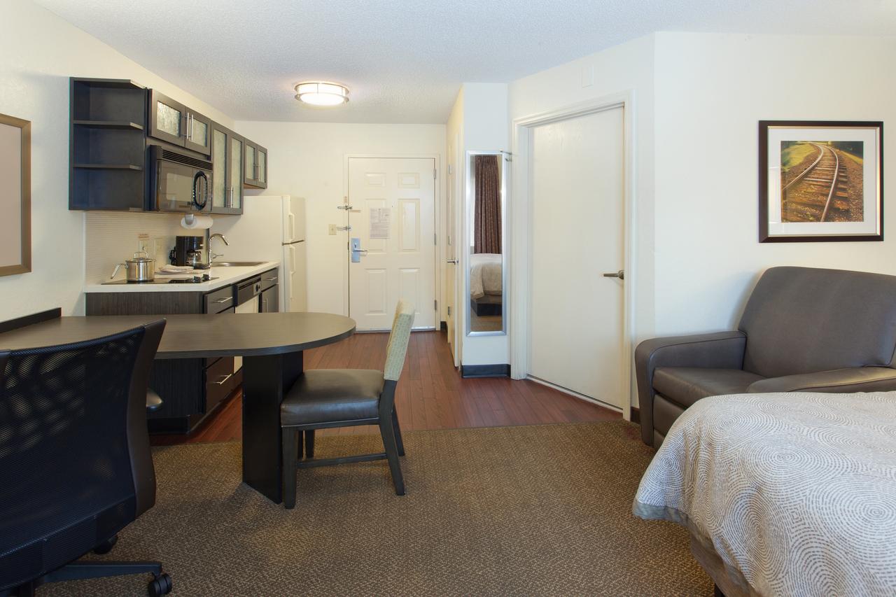Candlewood Suites Cleveland - North Olmsted - thumb 14
