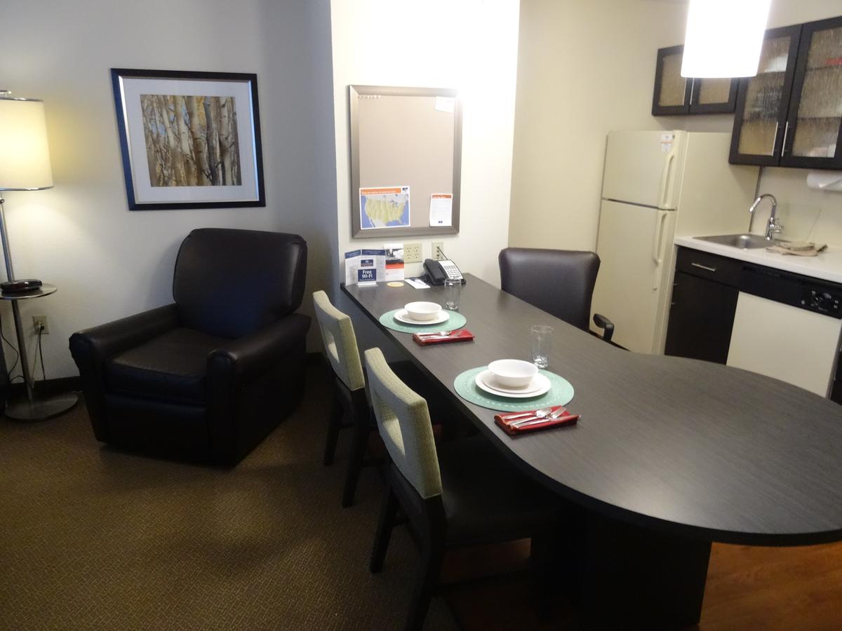 Candlewood Suites Cleveland - North Olmsted - thumb 10