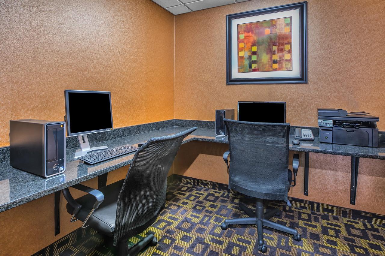 Holiday Inn Express Hotel And Suites Marysville - thumb 12