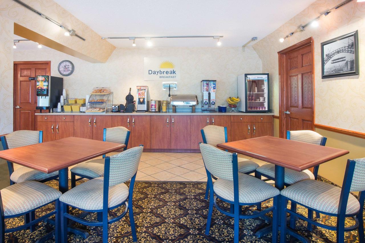 Days Inn By Wyndham Middleburg Heights - thumb 30