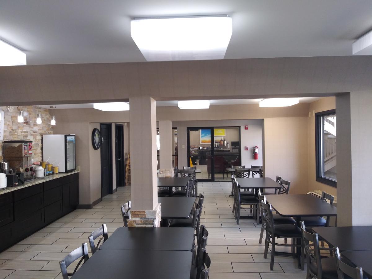 Days Inn By Wyndham Middleburg Heights - thumb 10