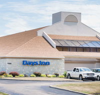 Days Inn by Wyndham Middleburg Heights - Accommodation Ohio