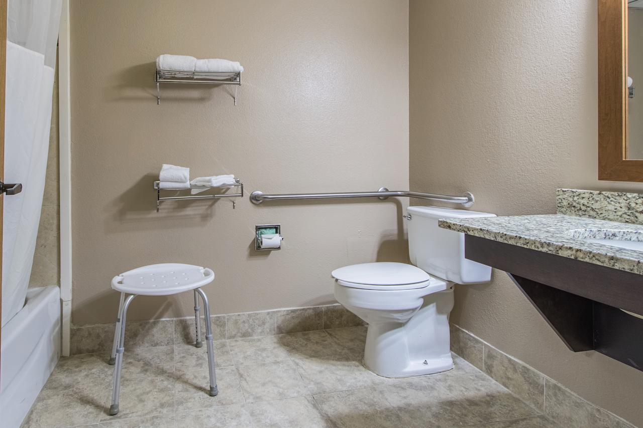 Quality Inn Wickliffe - Cleveland East - thumb 36