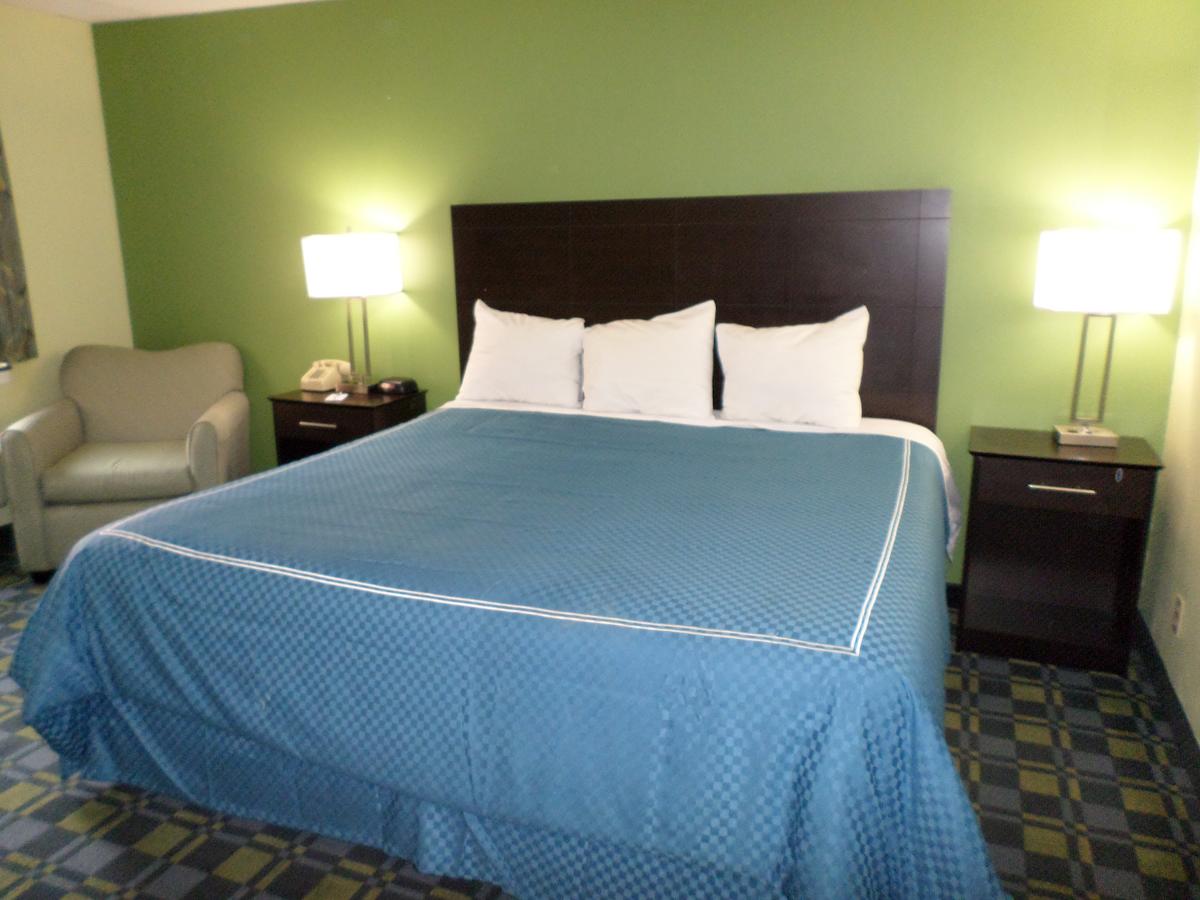 Travelodge By Wyndham Cleveland Lakewood - thumb 19